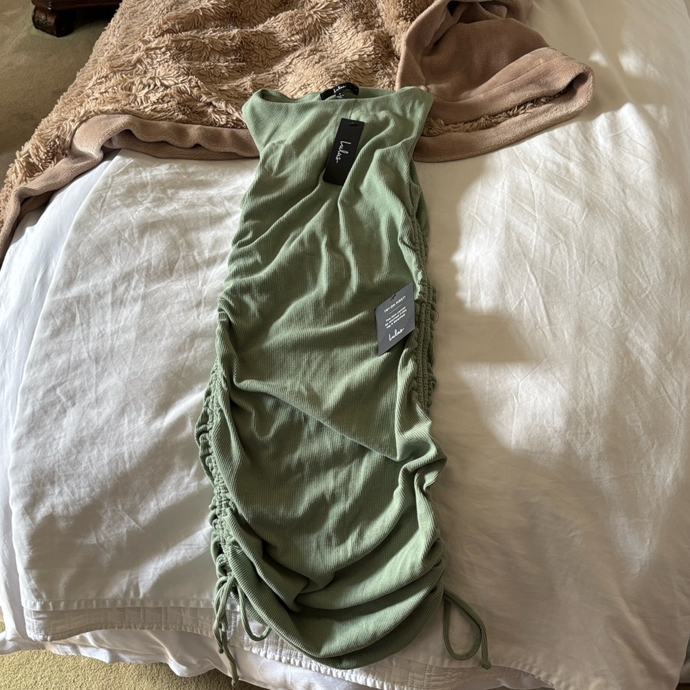 NWT  ✨Lulus  Sage Green Ribbed Drawstring Ruched Bodycon Dress - Size S - Picture 3 of 3